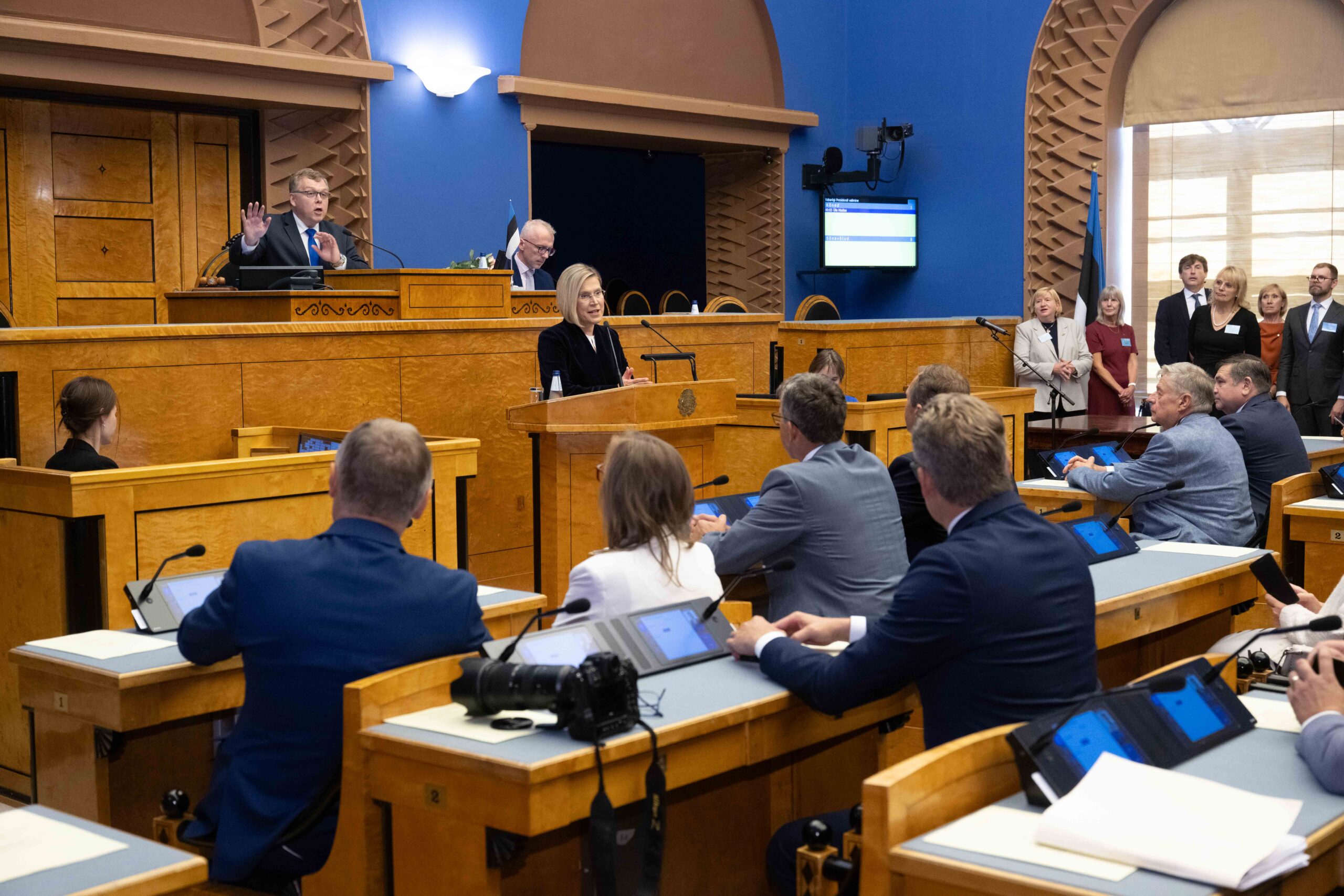 Riigikogu valis kolmapäeval erakorralisel istungjärgul presidendiks Ülle Madise, keda toetas salajasel hääletusel 71 riigikogu liiget. Ülle Madise oli ainus pre